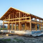 Structură de lemn sau zidărie? Cum alegem sistemul potrivit pentru locuință