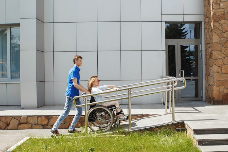 Particularitățile lucrărilor pentru construcții publice: ce presupune un cămin de bătrâni